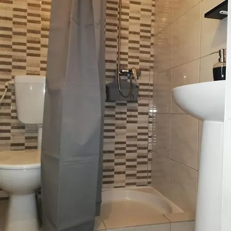 West Coast בית הארחה 2*