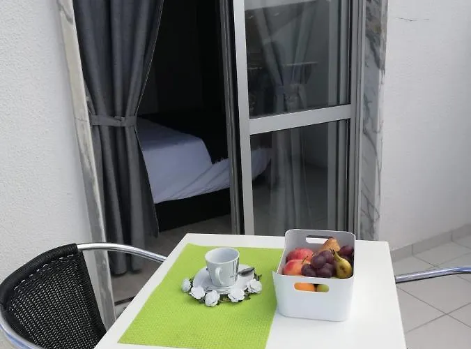 West Coast Guest house 3*